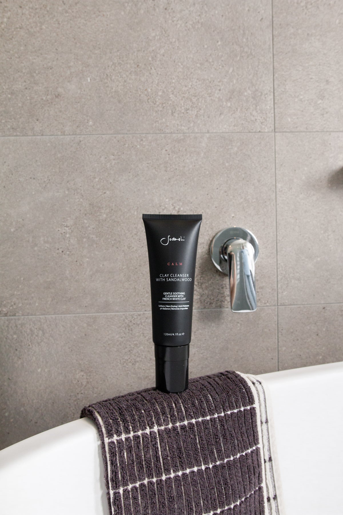 Clay Cleanser with Sandalwood